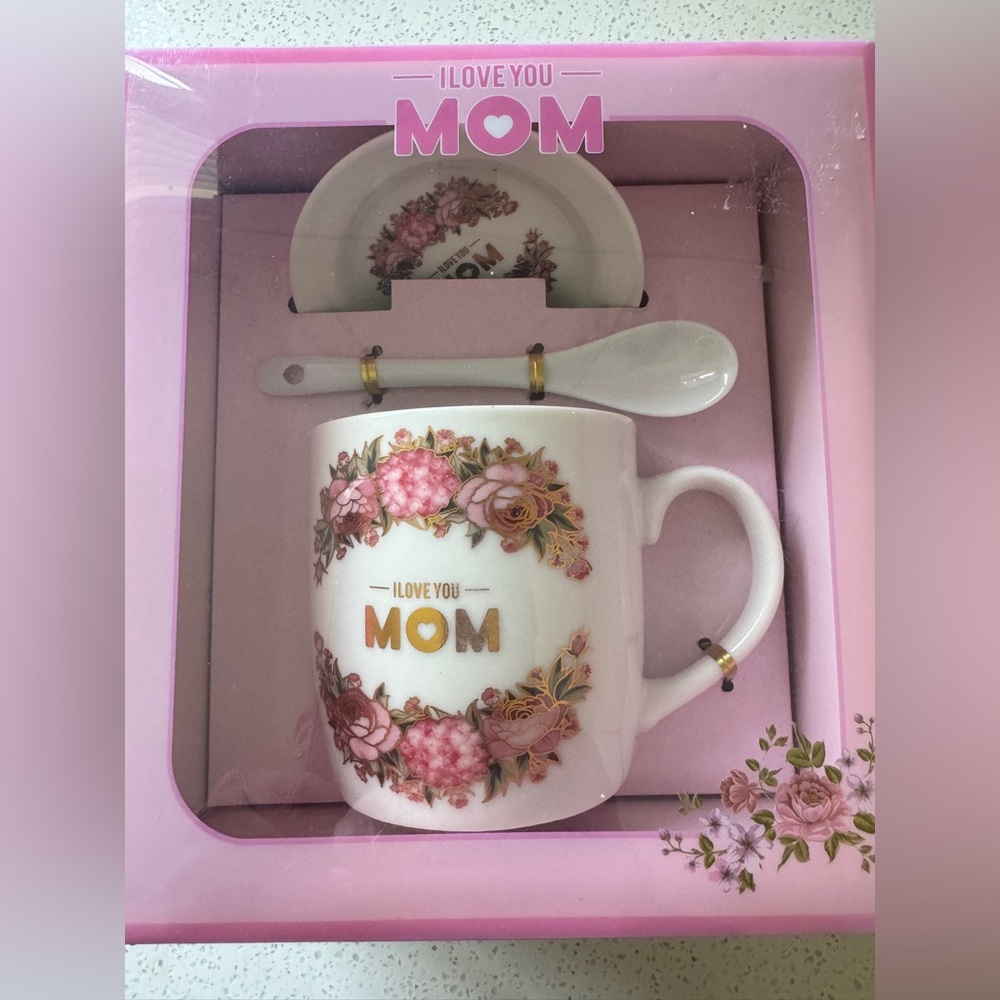 NEW Pink, Gold Floral 'I Love You Mom' Mug Set with Gold Detailing, Mother’s Day